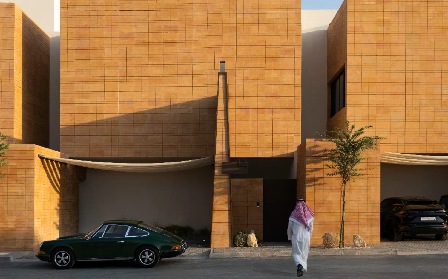 تصميم بمداخل منفصلة